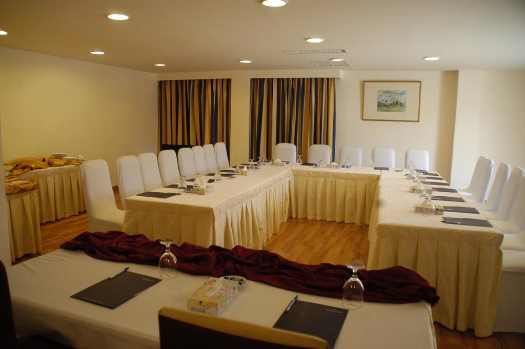 Golden Tulip Aqaba Exterior foto