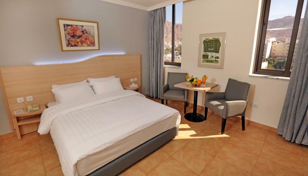 Golden Tulip Aqaba Exterior foto
